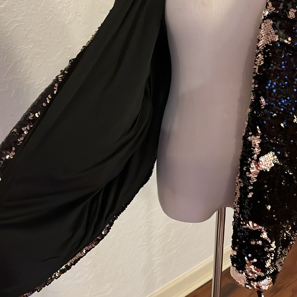 Torrid Black/Rose Gold Two-Tone Sequin Drape Jacket Size 3/4 - Picture 7 of 14